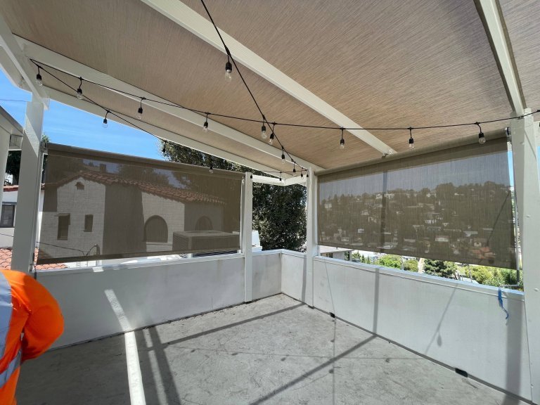Showcases 3 Flat Mesh Panel with Manual Exterior Solar Screens in Los Angeles | Los Angeles, CA | Van Nuys Awning | Los Angeles